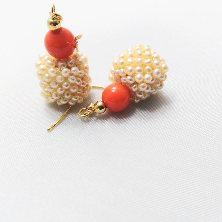 Orecchini con perline di fiume e corallo gorallgioielli