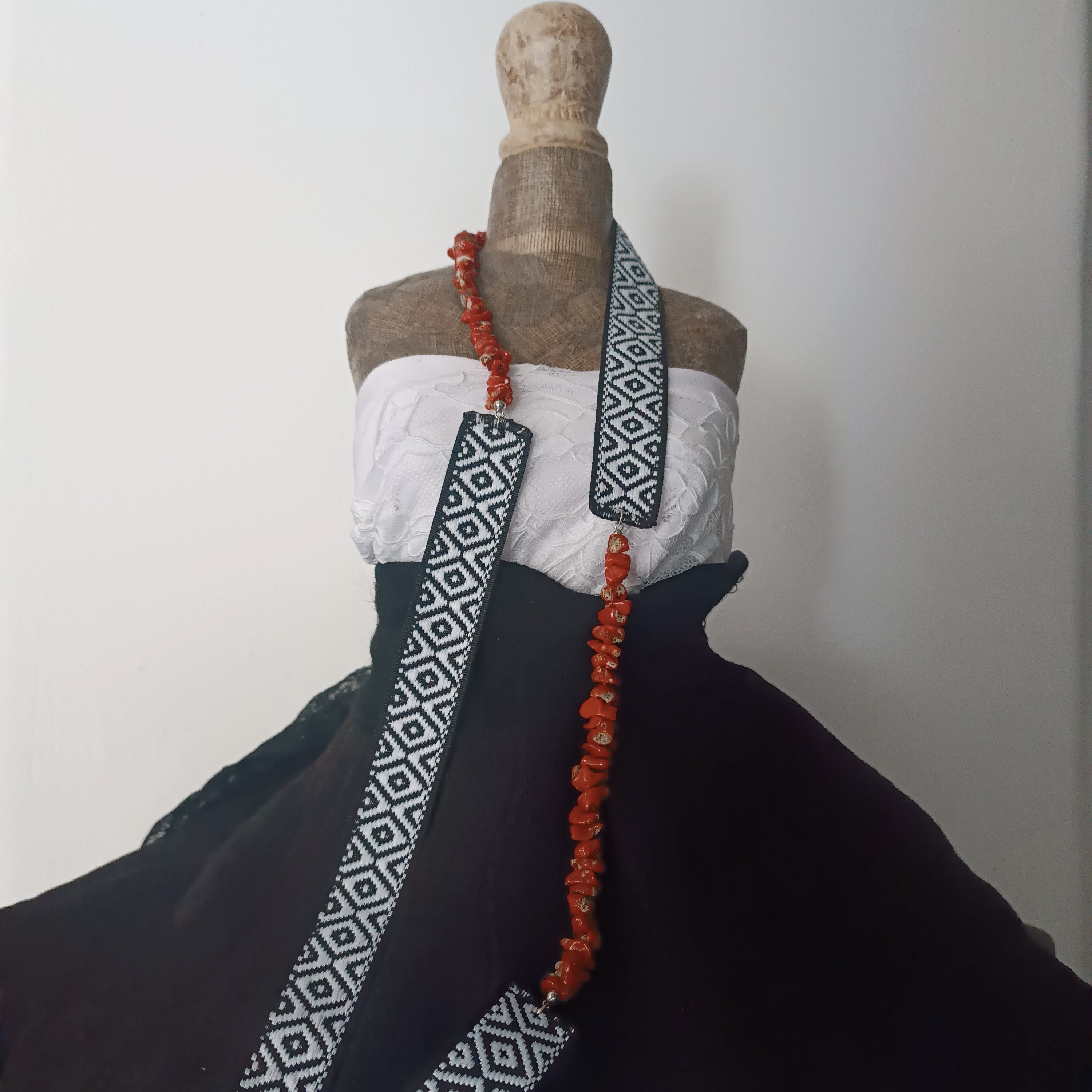 ANNINORA-collana scaglie corallo