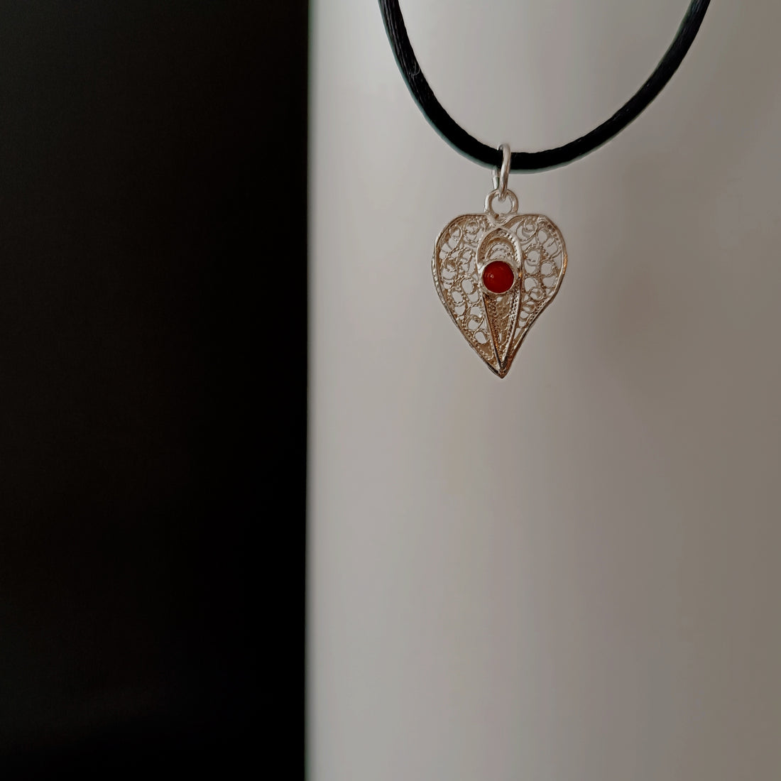 ciondolo cuore filigrana e corallo 