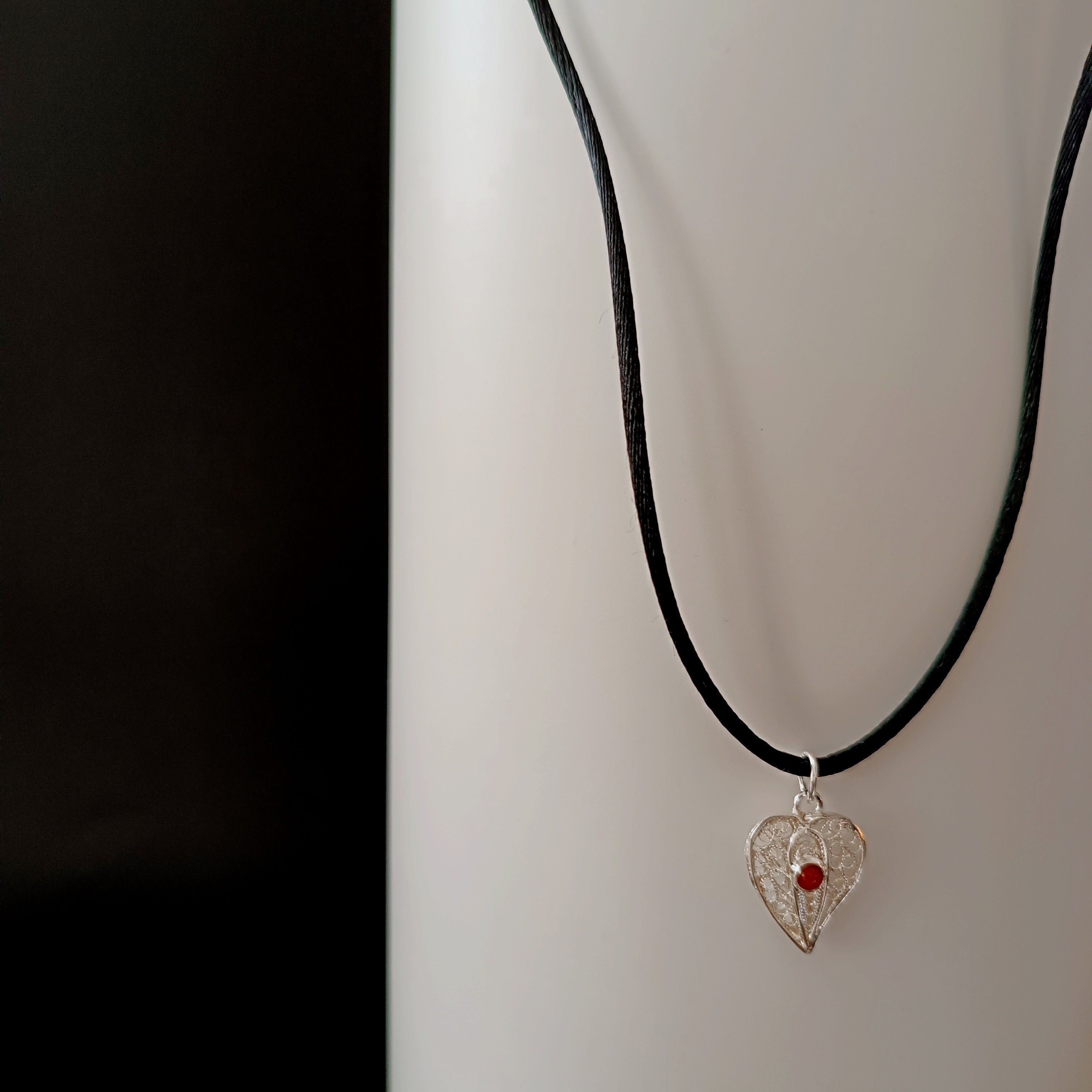 ciondolo cuore filigrana e corallo 