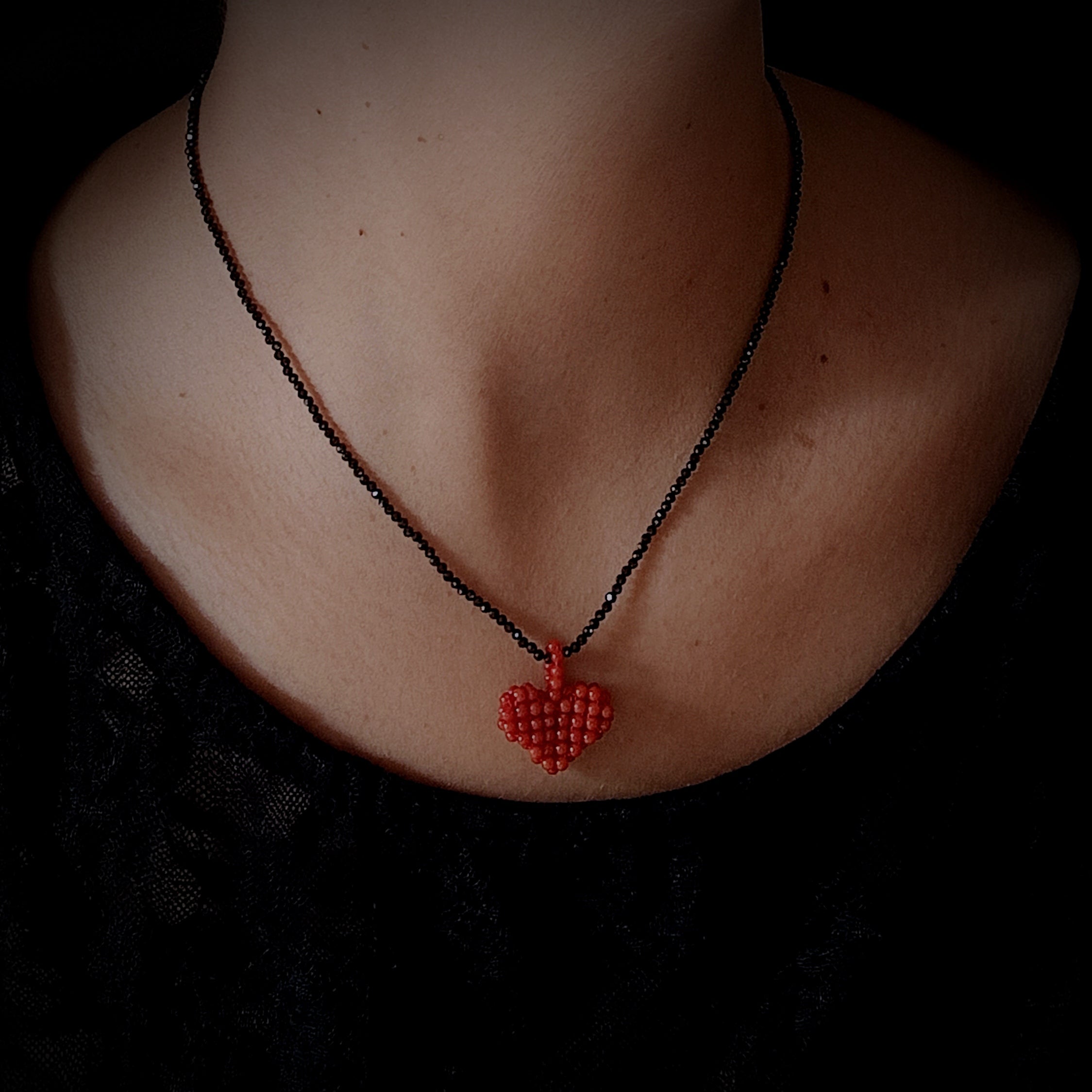 Coromeu. Ciondolo cuore di corallo