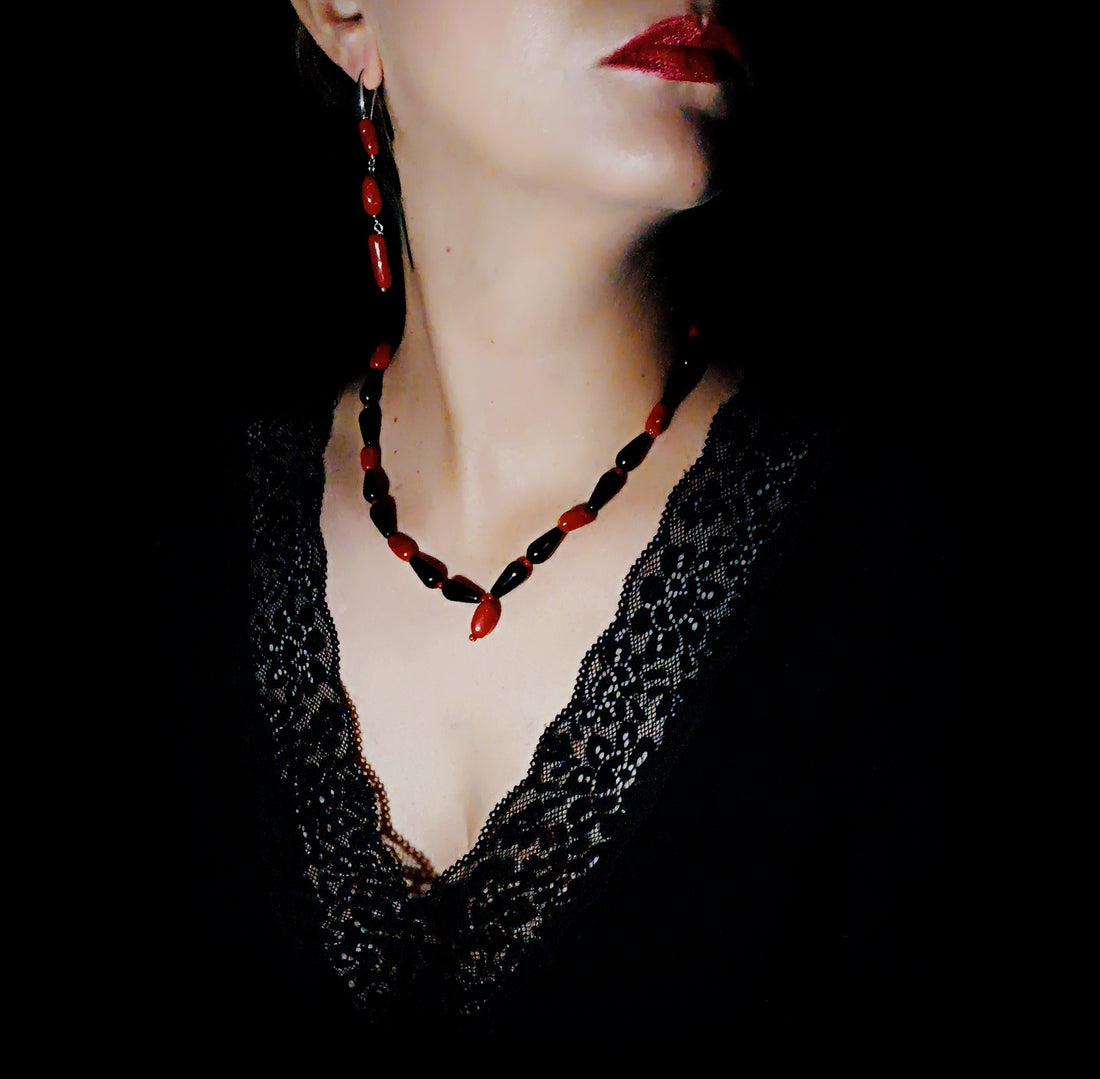girocollo gocce di agata nera e corallo rosso sardo