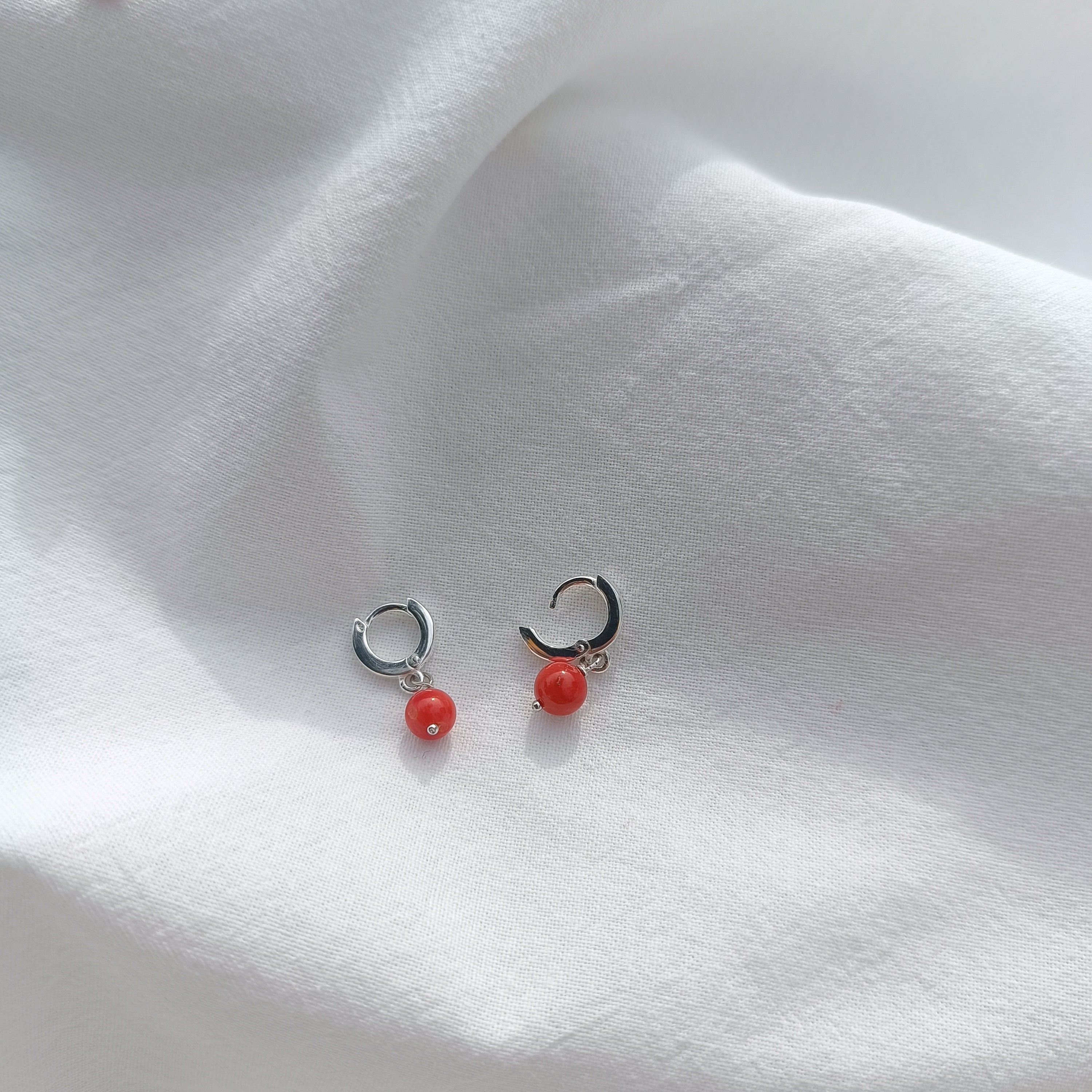 Orecchini cerchio argento e corallo 