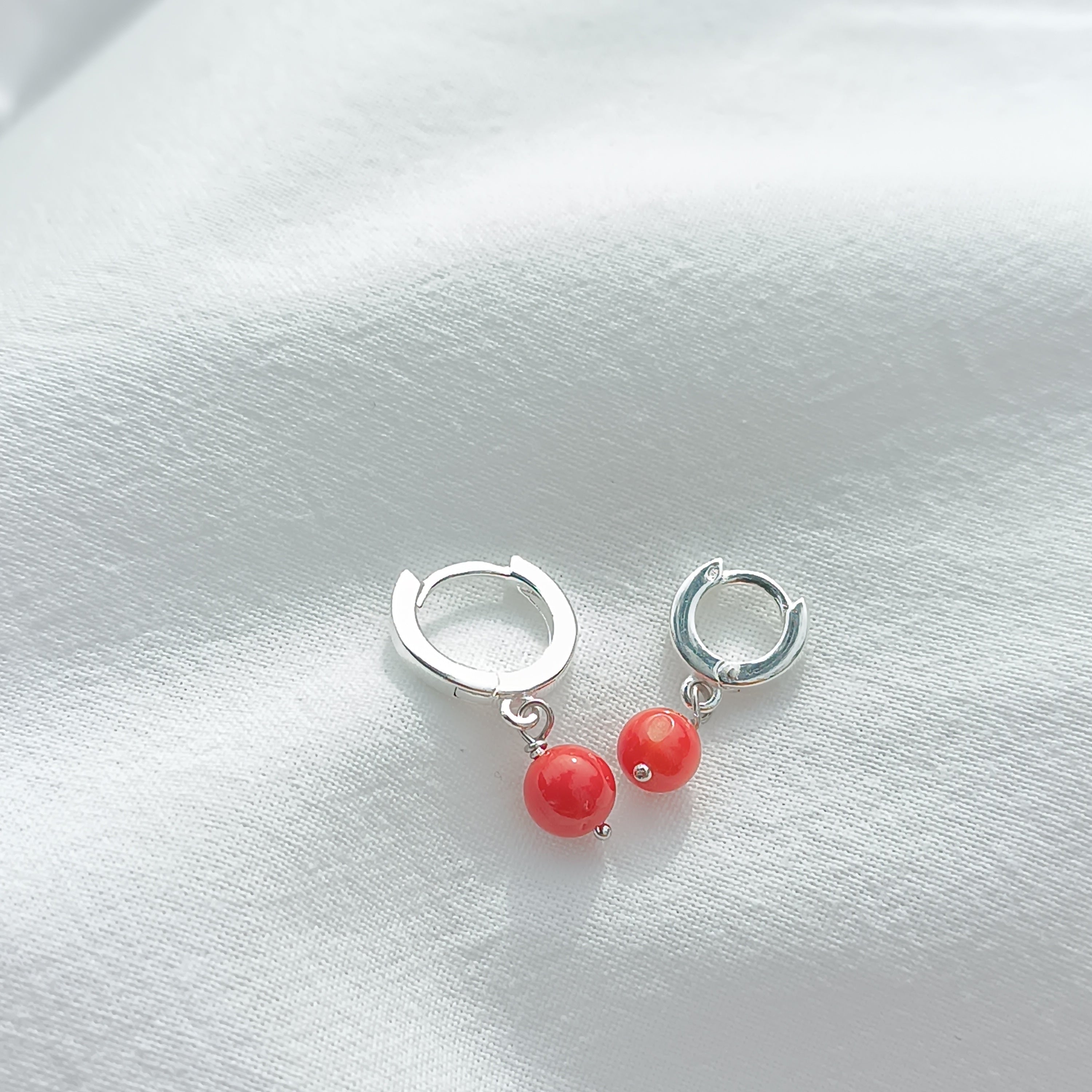 Orecchini cerchio argento e corallo