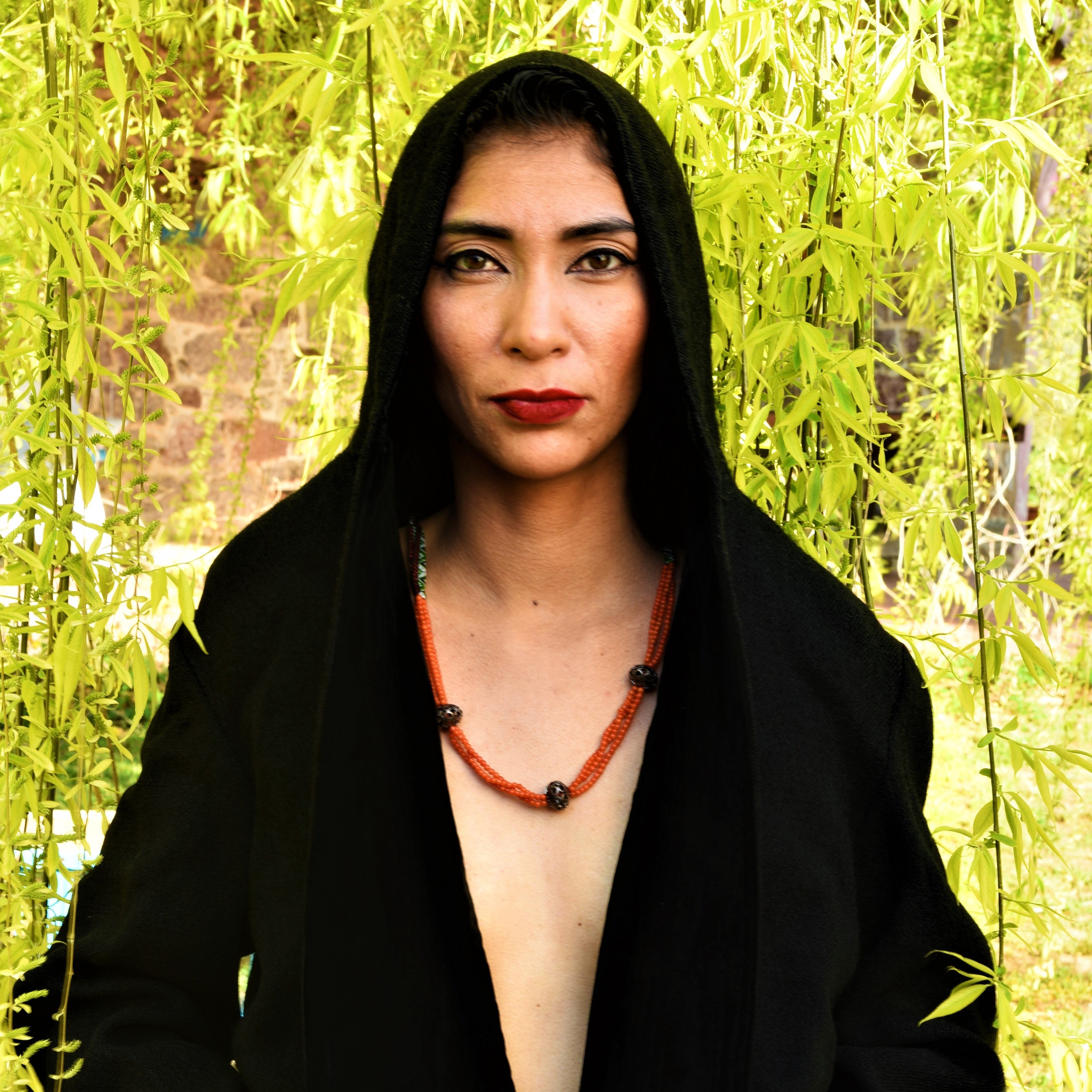 SA GUTTURADA collana corallo e bottoni d'argento 